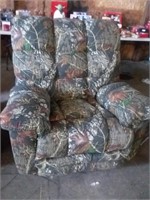 BRAND NEW CAMO RECLINER -- HANDLE RELEASE