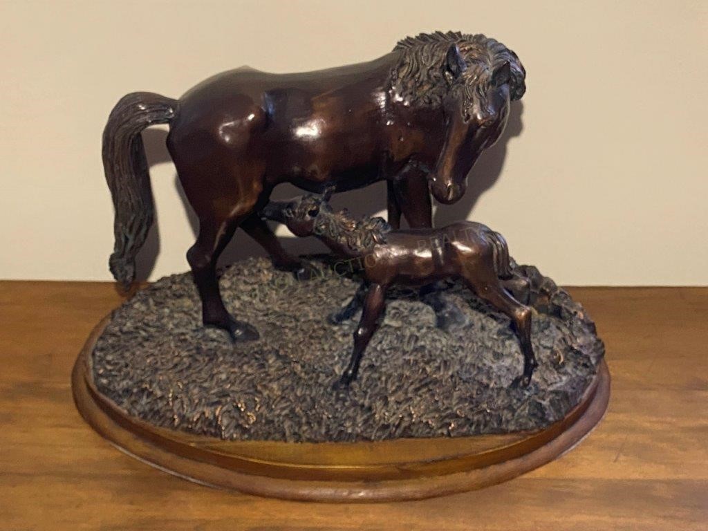 Dezine Horse Statue