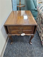 Drop leaf footed side table