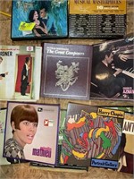 GROUP OF VINYL ALBUMS. ARTISTS INCLUDE BATOVEN, AN