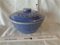 Stoneware USA Bowl with Lid