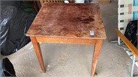 22x24x25 wood side table