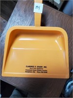 Clarence e sharp,Inc Georgetown del. Ad.dust pan