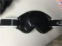 Findway Goggles light scratches on lens