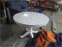 MARBLETOP DINING ROOM TABLE