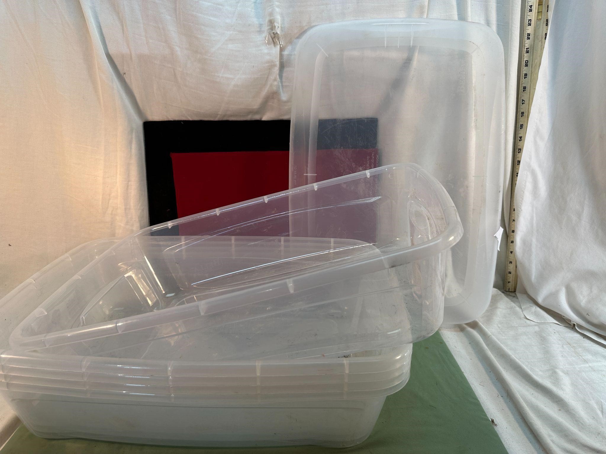 5 28QT. STORAGE TOTES 1 LID