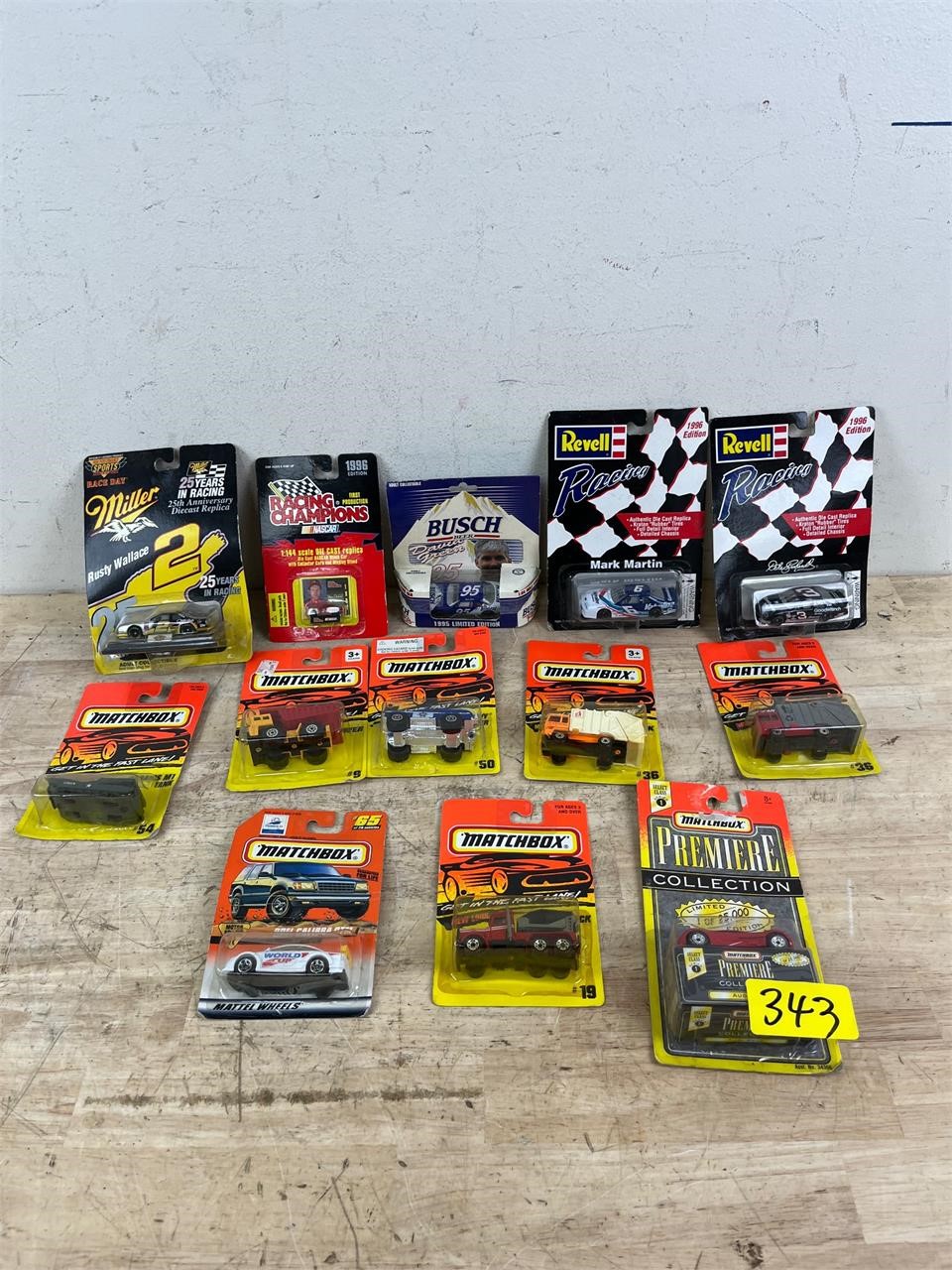 New Matchbox Cars lot with extras