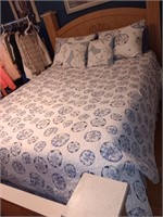 Queen size bed complete with comforter,