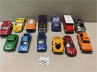 NICE LOT OF MIXED TOY CARS