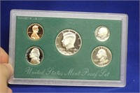 A 1994 US Mint Proof Set