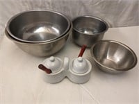 4 Stainless Steel Mixing Bowls & Condiment Set