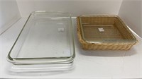 (2) Pyrex bakeware dishes