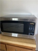 GE microwave Tested and works see photos
