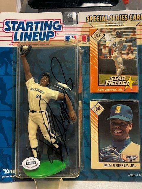 Sports Memorabilia, Collectibles and Cards #321 (GB)
