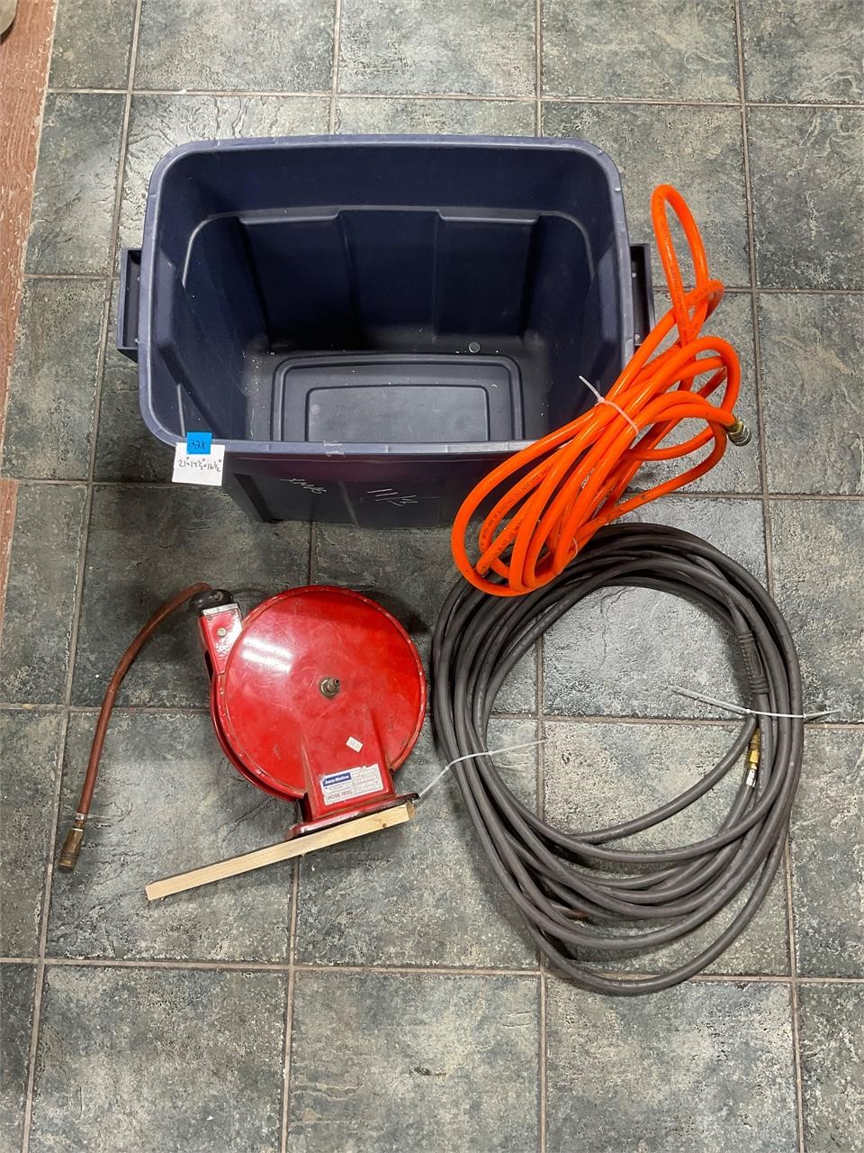 200 PSI Hose Reel, Hoses, and Tote