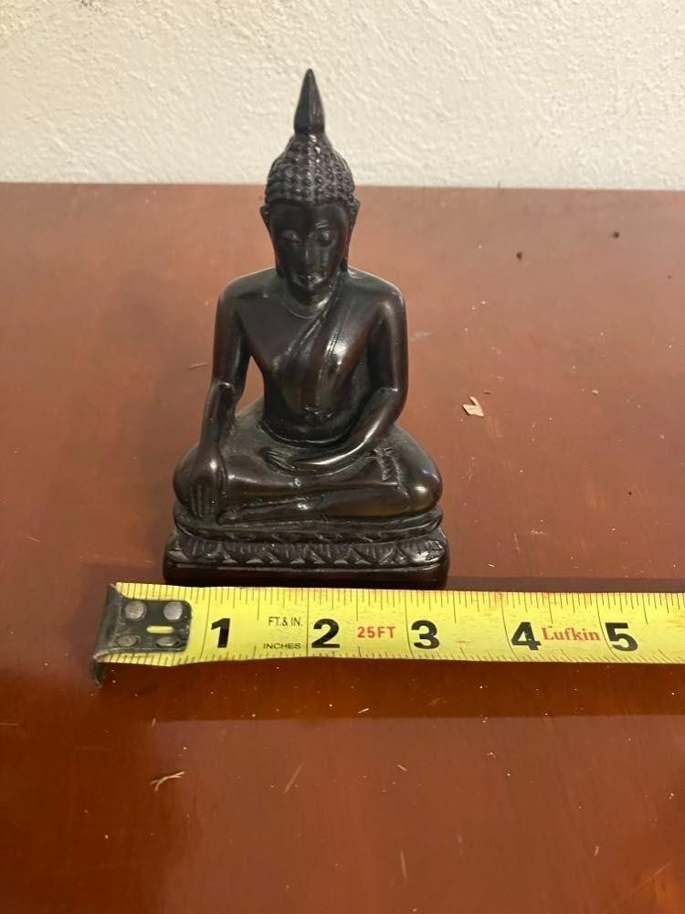 SITTING BUDDHA STATUE APPEARS TO BE SOLID WOOD