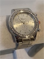 New fashion  Watch Silver accent