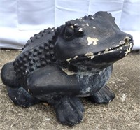 Large Frog Garden Statue / Fountain