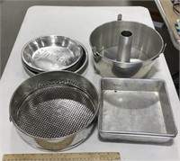 Baking pan lot w/ Wear-Ever