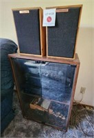 Yamaha Stereo System and Cabinet