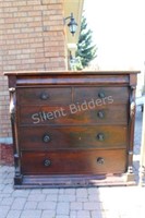 Antique Mahogany Chest of Drawers & Paw Columns