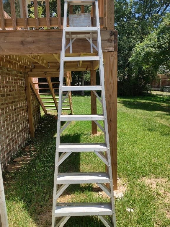 Aluminum 8' Step Ladder