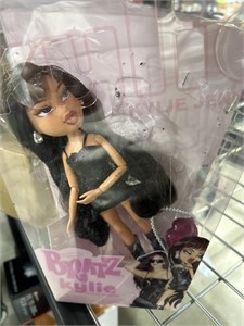 Bratz Kylie Fashion Doll