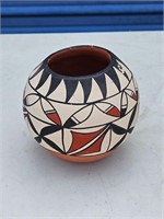 VINTAGE VASE A GACHUPIN JEMEZ PUEBLO