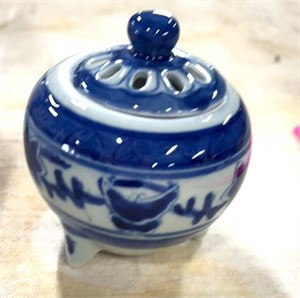 Blue and white toothpick holder