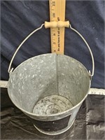 small glavenized bucket