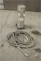 PORTABLE DUST COLLECTOR, WITH HOSE, WORKS PER