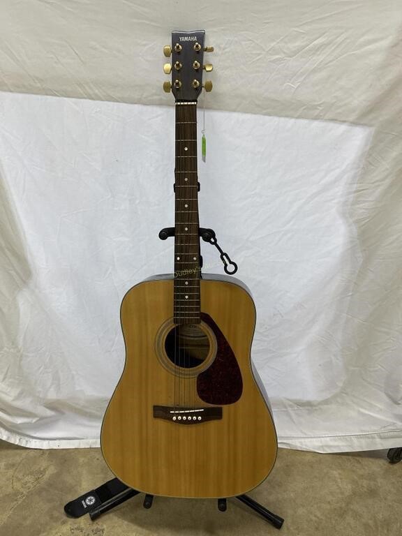 6-String Acoustic Guitar - Yamaha Model # SCF04