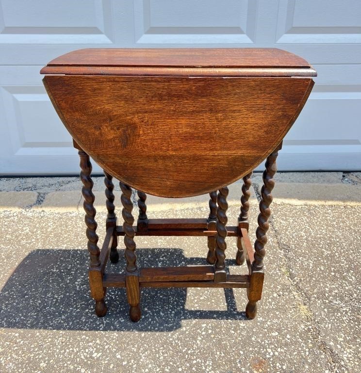 Oak Gate-Leg Drop Leaf Table