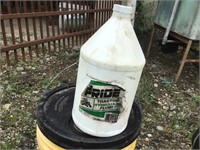 1 gallon Pride Tractor Hydraulic Fluid