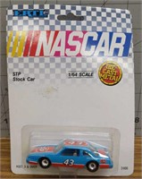 Ertl Nascar #43 Richard Petty Diecast