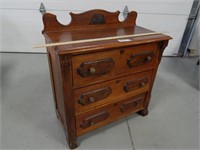 Small chest of drawers; approx. 30"x16"x29" hig