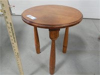 Small round side table; 18" in diameter