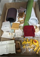 TRAY OF DOLL HOUSE FURNITURE