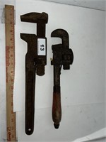 2 adjustable wrenches