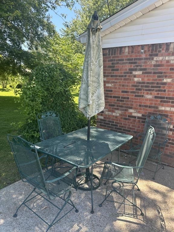 METAL TABLE, UMBRELLA, 4 CHAIRS