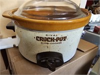 Vintage crock pot not tested