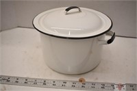 Enamel Pot With lid