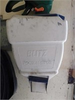 Blitz Pour-N-Stor hanging bin - Scott's rotary