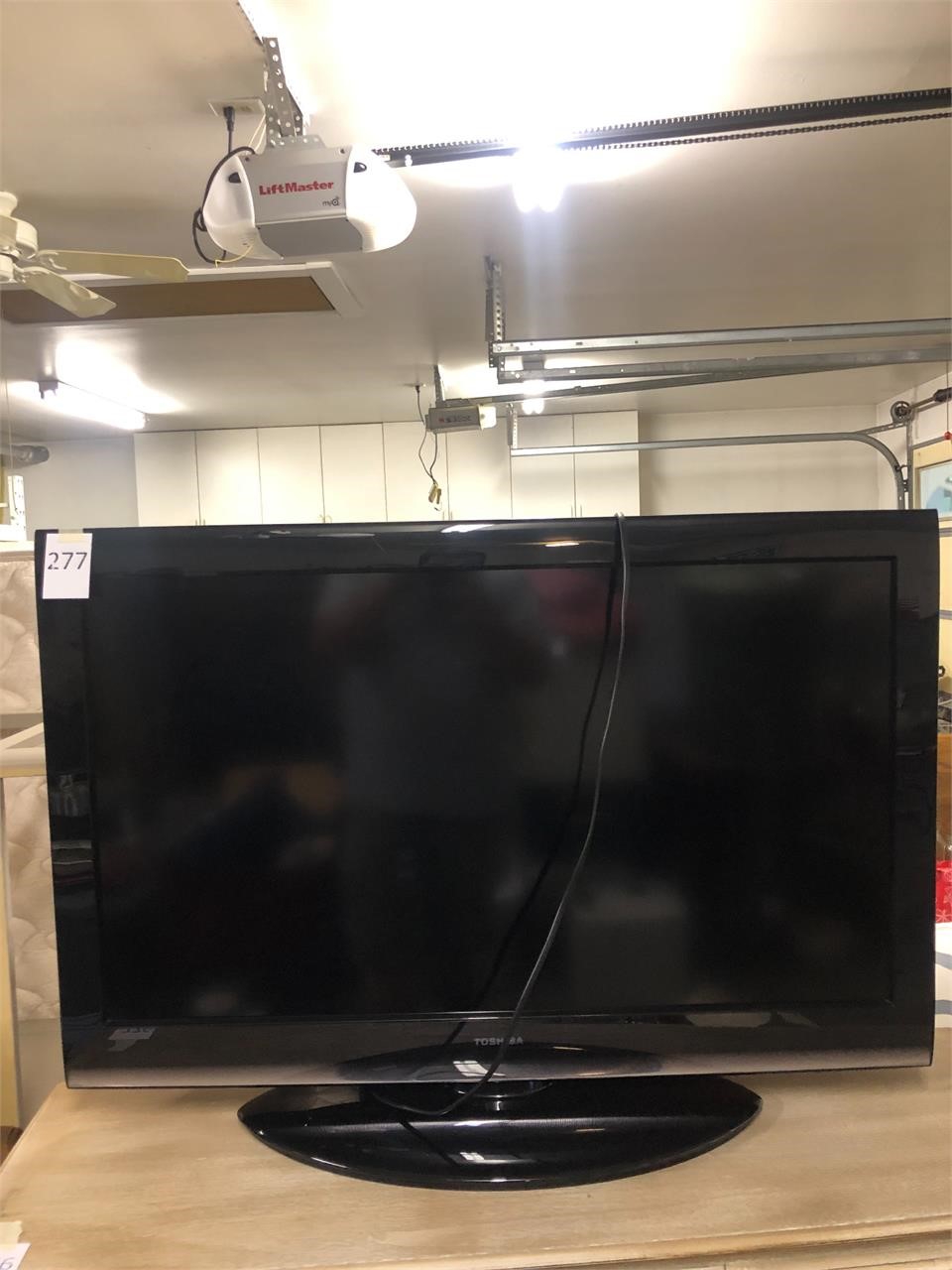 40" Toshiba TV