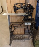 Singer 29 4 Treadle Sewing Machine - Measures