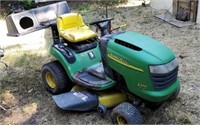 John Deere L100 Riding Lawnmower