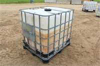 225-Gallon Poly Tote in Cage