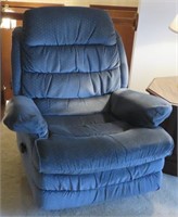 Arm chair - blue color - H 39 x W 37" x D 31"