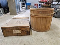 Vintage crate / cooler