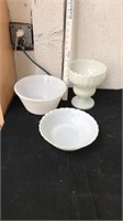 Milk glass vase with 2 milk glass bowls